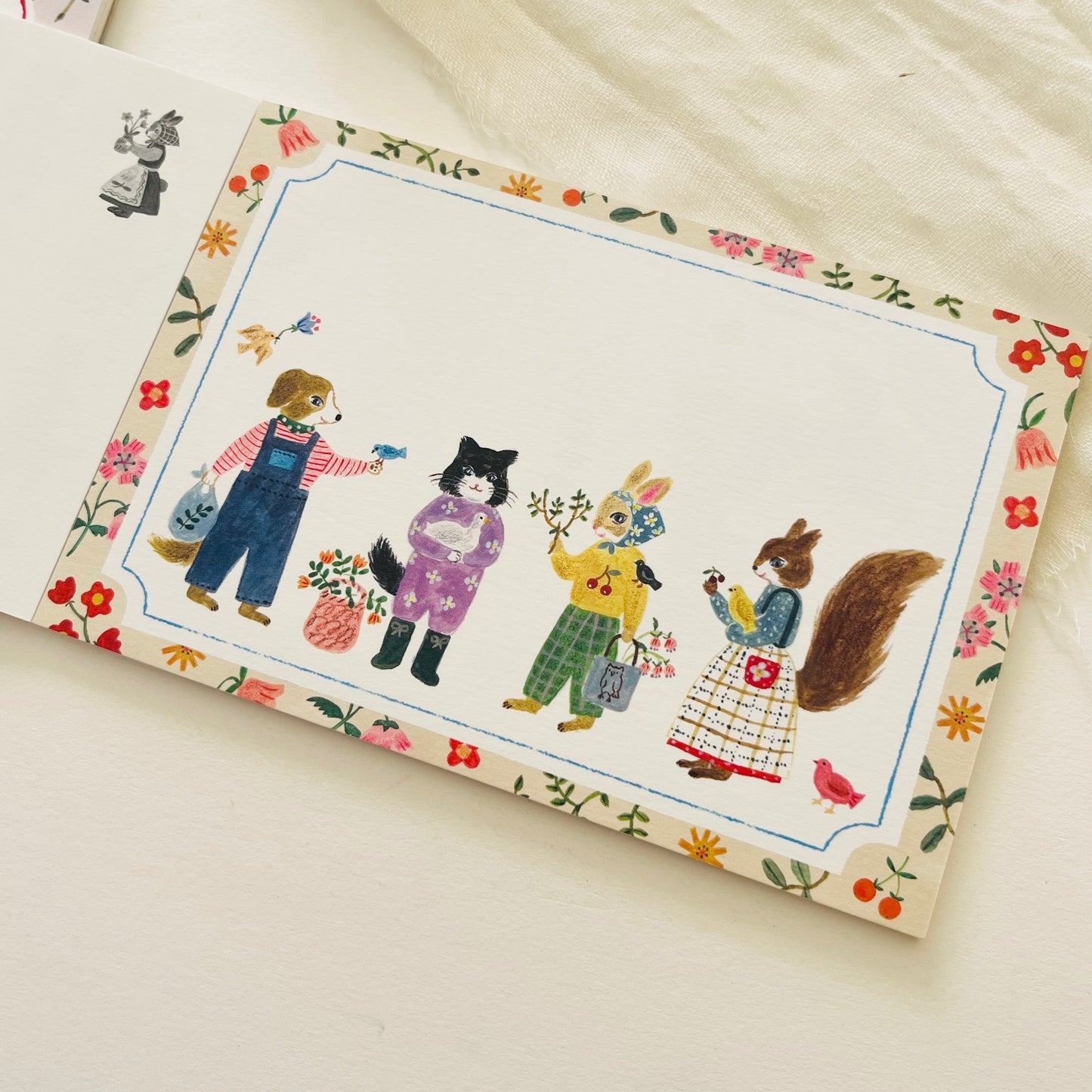 Aiko Fukawa Postcard Booklet - Little Fluffy Friends